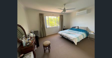 Townhouse in Bellara - Close to shops and Transport - Photo 2