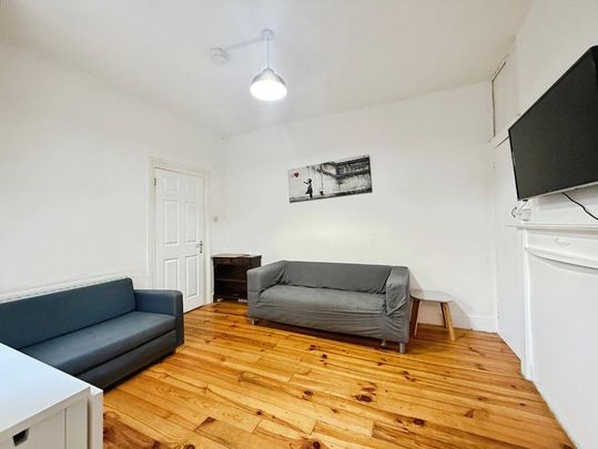 4 bedroom terraced house to rent - Photo 1