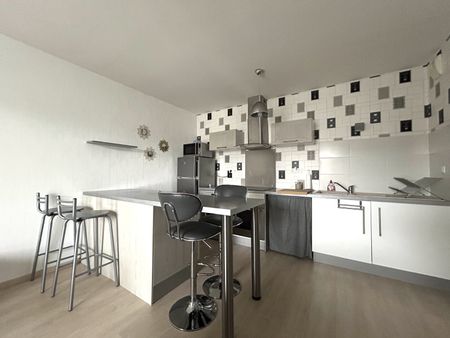 HEROUVILLE SAINT CLAIR T2 A LOUER RESIDENCE RECENTE AVEC BALCON ET PARKING LIBRE DE SUITE - Photo 2