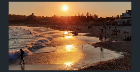 Bright & Breezy 1-Bedroom Apartment Just Steps from Bondi Beach - Photo 3