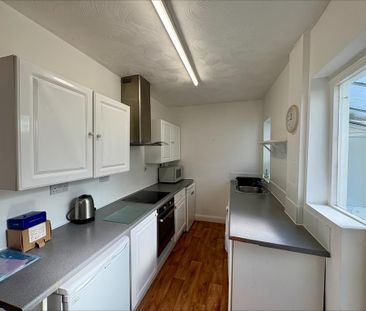 2 bedroom terraced house to rent - Photo 3