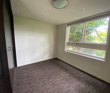One Bedroom Apartment in Prime Location - Photo 1