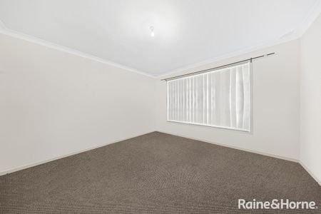 FOUR BEDROOM FAMILY HOME IN PRIME LOCATION - Photo 3