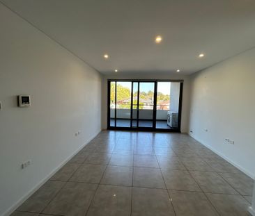 Spacious & Modern 2-Bedroom Apartment in Prime Epping Location - Photo 2