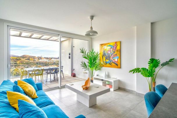 Apartment with Sea Views for Rent in La Cala de Mijas - Photo 1