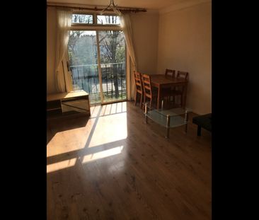 2 Bed Flat, Clive House, CR0 - Photo 1