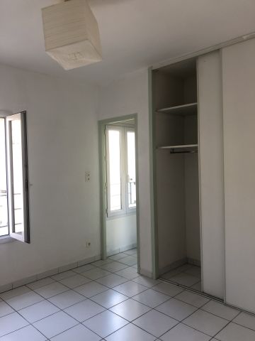 Location Appartement 2 pièces 43m² LA ROCHE CHALAIS 24490 - Photo 5