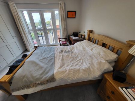 Apartment to rent in Cork - Photo 4