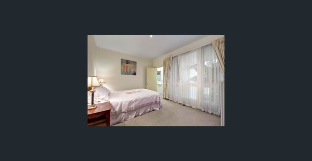 Beautifully Presented Home in a Quiet, Convenient Pocket - Photo 1