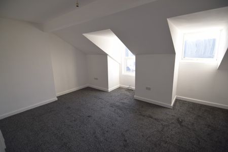 To Let 2 Bed Apartment - Photo 2