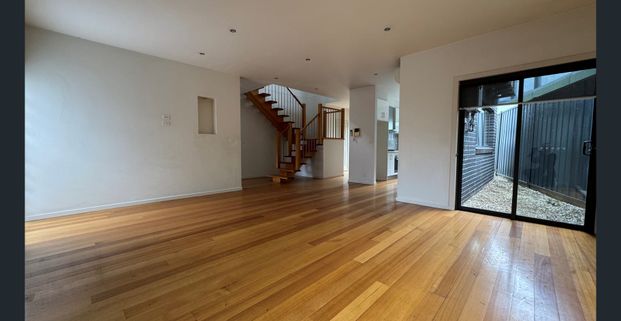 Stylish, Spacious & Exceptionally Appointed - Photo 1