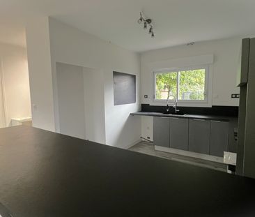 Location Maison 3 pièces 75m² PAREMPUYRE 33290 - Photo 5