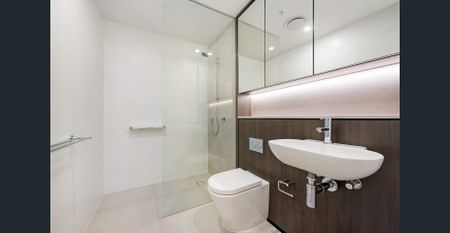 Stunning Two Bedroom Apartment in Prime Location - Synergy - Photo 4