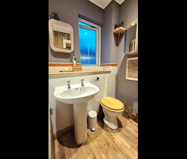 Room in a Shared House, Fawcett Close, SW16 - Photo 6