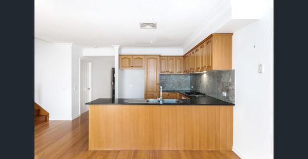 Three bedroom Home in Perfect Location - Photo 1