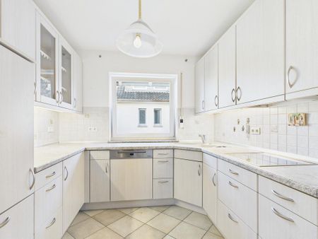 stilvolle 3-Zimmer-Wohnung mit überdachtem Balkon & großer Garage - Photo 4