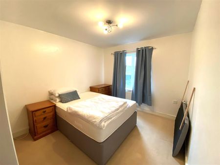 Earl Edwin Mews, Whitchurch, Shropshire - Photo 3