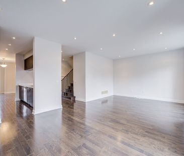 For Lease - 52 Helliwell Crescent, Richmond Hill, Ontario - Photo 5