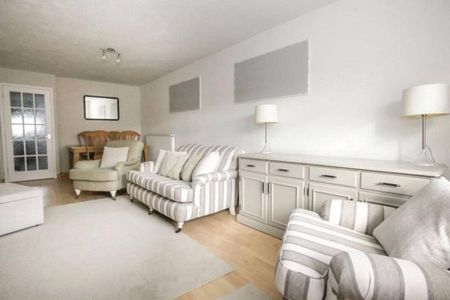 3 bedroom bungalow to rent - Photo 4