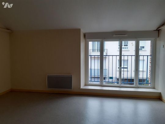 Quartier des Urbanistes, Maison type appartement, en duplex, comprenant : RDC : spacieuse pièce... - Photo 1