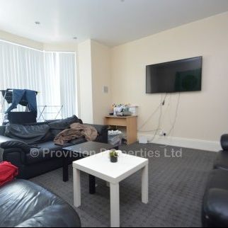 6 Bed Student Properties in Hyde Park - Photo 1