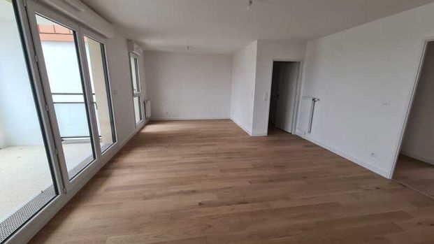 Location Appartement 3 Pièces 76 m² - Photo 1