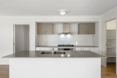 19 Decourcy Way, Armstrong Creek - Photo 5