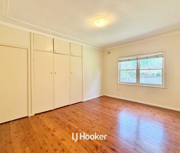 Spacious Home with Modern Internal Fittings - Photo 2