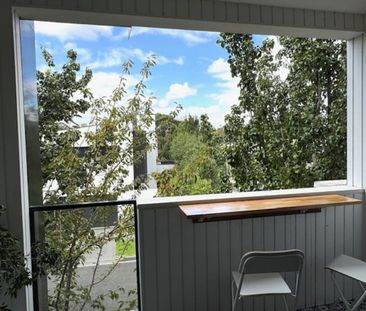 Stylish, Low Maintenance Townhouse in Camberwell - Photo 2