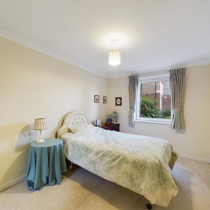 Millfield Court, Ifield, Crawley - Photo 1