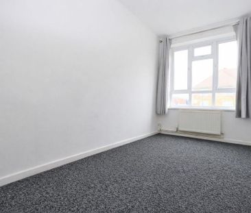 3 bedroom flat to rent - Photo 5