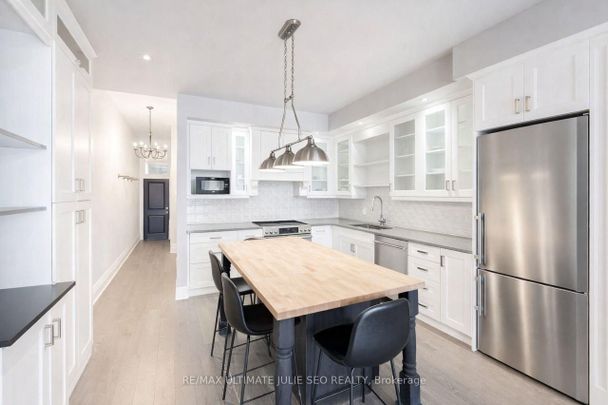 654 Queen Street West apartment — Toronto, ON (2-Bedroom) - 2 Bedroom - Photo 1