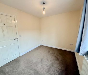 2 bedroom semi-detached house to rent - Photo 2