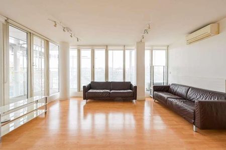 Eastern Quay Apartments, Royal Docks, E16 - Photo 3