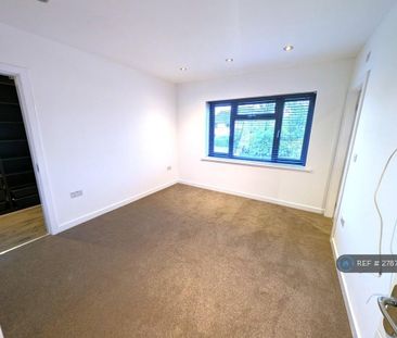 4 bedroom detached house to rent - Photo 5