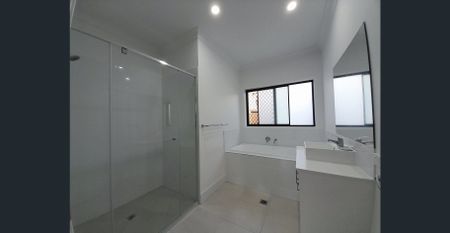 Modern Spacious Family Home | Quiet Street | Ready to Move In - Photo 5