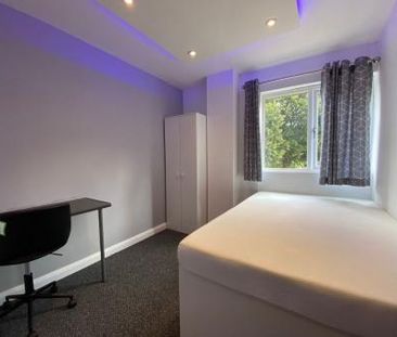 6 Bedroom Student Home - 32 Downs Road, UKC - Photo 4