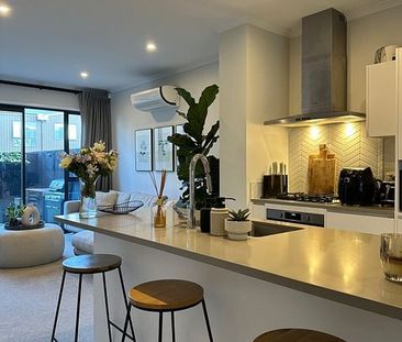 Modern, Air-Conditioned, Hobsonville lifestyle - Photo 3