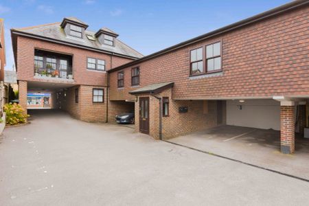 Whitehill Road, Crowborough, TN6 - Photo 2