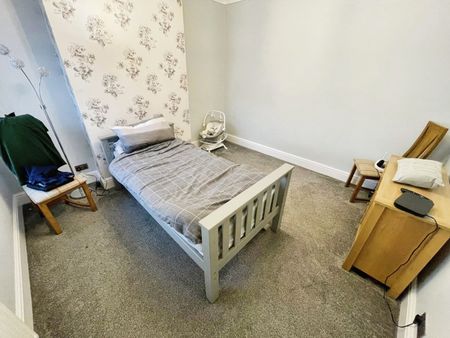 Park Place, Waunlwyd, EBBW VALE - Photo 3