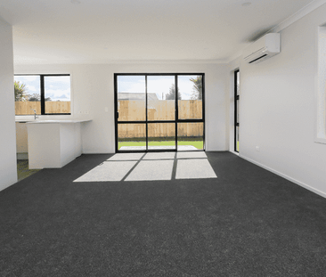 Stunning Townhouse in Rototuna North - Photo 1