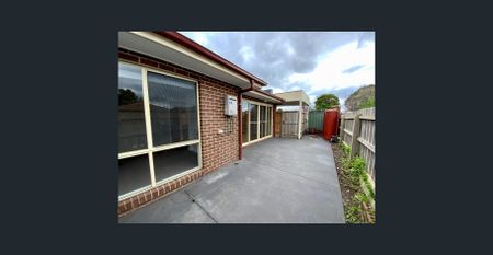 Cosy 2 Bedroom Delight - Photo 2