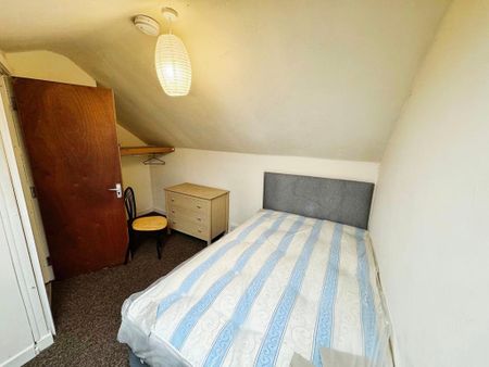 4 bedroom terraced house to rent - Photo 4