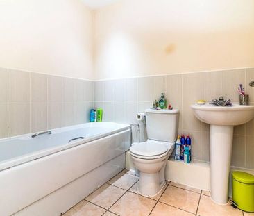 2 bedroom flat to rent - Photo 6