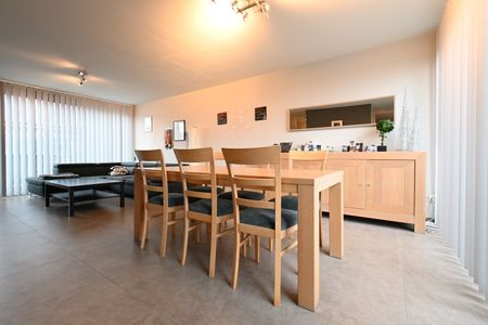 Knap appartement met twee slaapkamers in Hoeselt - Photo 4