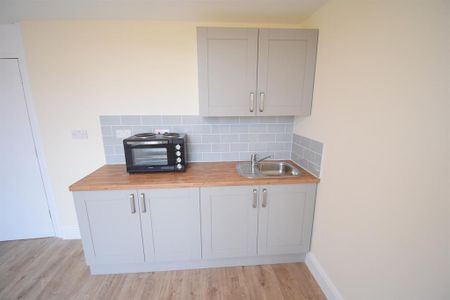1 bedroom flat to rent - Photo 5