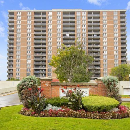 Brampton Towers - Photo 4