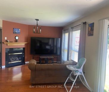 Detached Home For Lease | W9051238 - Photo 3