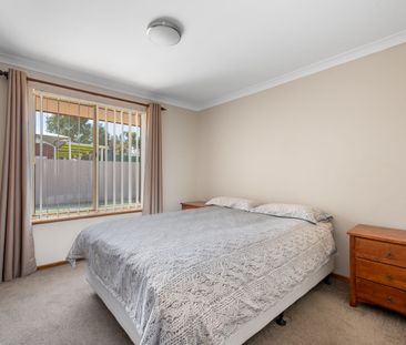 Neat, Tidy & Centrally Located – The Perfect Low-Maintenance Home - Photo 4