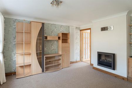 3 bedroom semi-detached house to rent - Photo 3